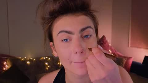 Willow online show from November 22, 9:14 pm