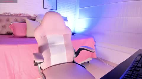 Aby online show from November 25, 1:11 pm