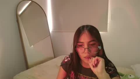 abby 3 online show from March 5, 5:42 pm