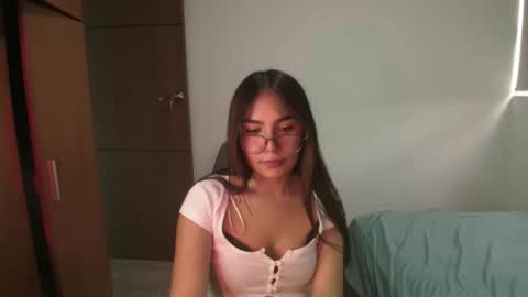 Snapshot of _abbyyyy_ chatting on April 30, 4:57 pm abby 3 online show from April 30, 4:57 pm