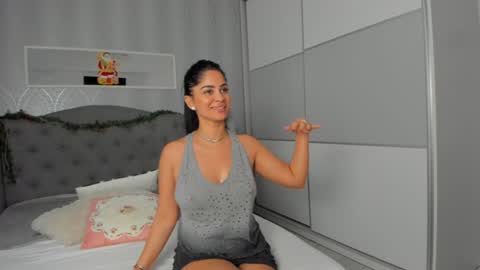 Adelle online show from January 5, 12:42 pm