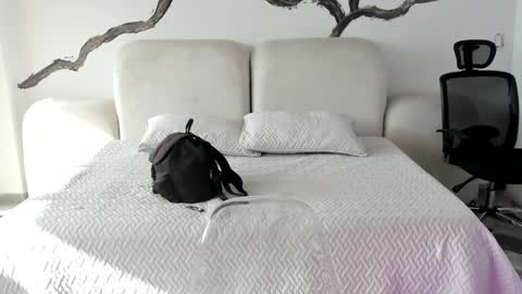 Snapshot of _agathaargent chatting on January 30, 9:04 pm Agatha online show from January 30, 9:04 pm