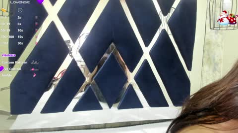 Snapshot of _alaia_collway_ chatting on December 23, 12:08 pm Alaia online show from December 23, 12:08 pm