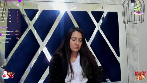 Snapshot of _alaia_collway_ chatting on December 29, 3:03 pm Alaia online show from December 29, 3:03 pm