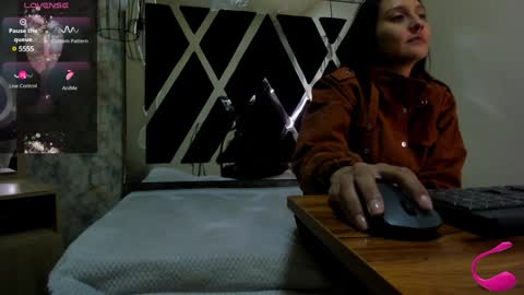 Snapshot of _alaia_collway_ chatting on January 7, 11:37 am Alaia online show from January 7, 11:37 am