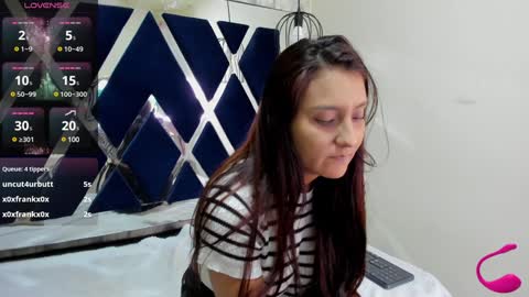 Snapshot of _alaia_collway_ chatting on January 7, 2:41 pm Alaia online show from January 7, 2:41 pm