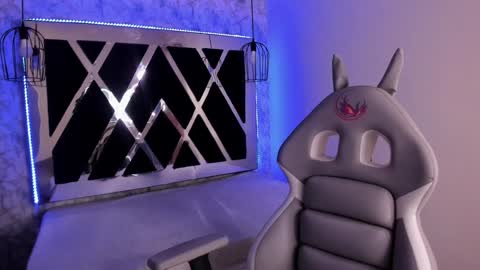 Snapshot of _alaia_collway_ chatting on January 30, 3:08 pm Alaia online show from January 30, 3:08 pm