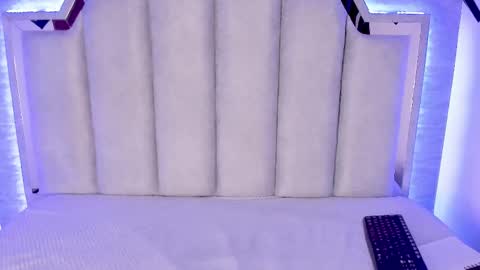 Snapshot of _alaia_collway_ chatting on February 12, 3:05 pm Alaia online show from February 12, 3:05 pm