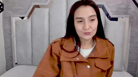 Snapshot of _alaia_collway_ chatting on February 18, 12:17 pm Alaia online show from February 18, 12:17 pm