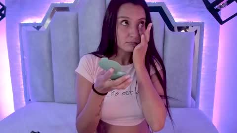 Snapshot of _alaia_collway_ chatting on February 28, 12:09 pm Alaia online show from February 28, 12:09 pm