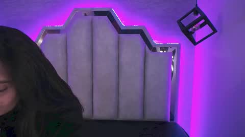 Snapshot of _alaia_collway_ chatting on March 1, 11:39 am Alaia online show from March 1, 11:39 am