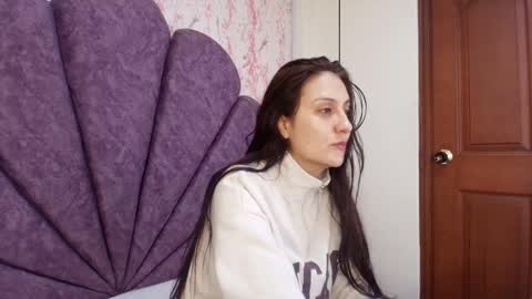 Snapshot of _alaia_collway_ chatting on October 4, 12:03 pm Alaia online show from October 4, 12:03 pm