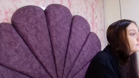 Snapshot of _alaia_collway_ chatting on October 20, 11:54 am Alaia online show from October 20, 11:54 am