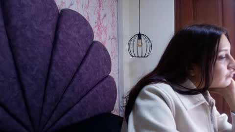 Snapshot of _alaia_collway_ chatting on October 22, 11:21 am Alaia online show from October 22, 11:21 am