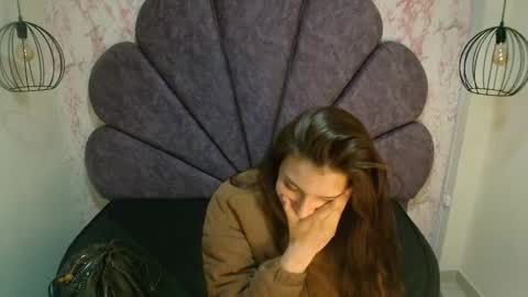 Snapshot of _alaia_collway_ chatting on November 7, 11:43 am Alaia online show from November 7, 11:43 am