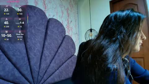 Snapshot of _alaia_collway_ chatting on May 26, 12:01 pm Alaia online show from May 26, 12:01 pm