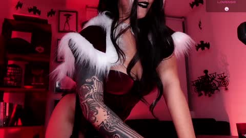 Snapshot of _alice_d chatting on December 22, 11:52 pm Miss Alice My internet sucks these days see you soon online show from December 22, 11:52 pm