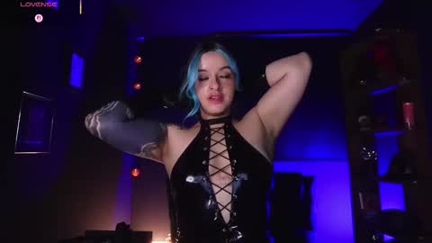 Snapshot of _alice_d chatting on November 3, 8:54 pm Miss Alice My internet sucks these days see you soon online show from November 3, 8:54 pm