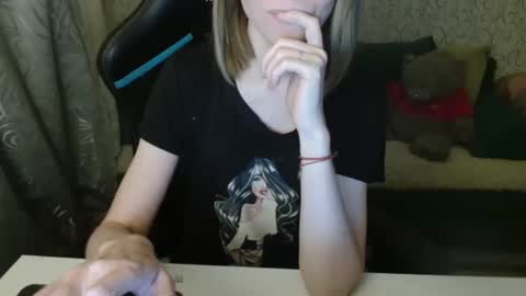 Snapshot of _alicecullen_ chatting on November 14, 3:22 pm AliceCullen online show from November 14, 3:22 pm