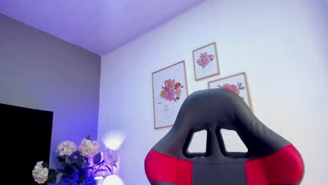 Snapshot of _aliice_1 chatting on December 31, 1:04 am Alice online show from December 31, 1:04 am