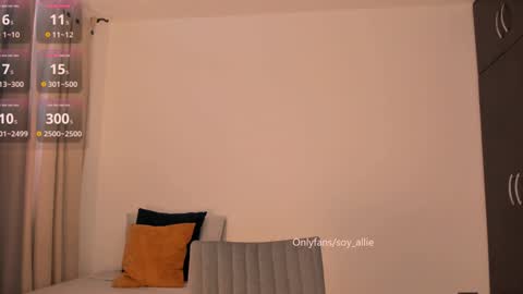 Snapshot of _alliex_ chatting on February 5, 12:38 pm you can call me pretty online show from February 5, 12:38 pm