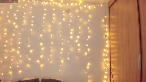 _allisongomez online show from December 23, 2:42 am