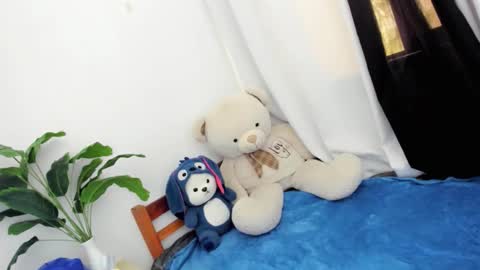 Snapshot of _althea69_ chatting on December 4, 6:12 am Thea online show from December 4, 6:12 am