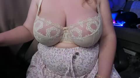 lisa online show from April 9, 9:09 pm