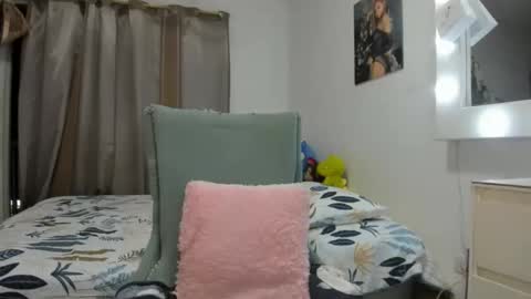 Snapshot of _analia chatting on April 28, 2:27 am Analia online show from April 28, 2:27 am