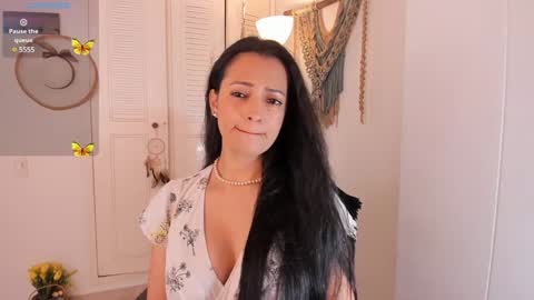 Snapshot of _anaruiz chatting on December 15, 7:31 pm Ana Ruiz online show from December 15, 7:31 pm