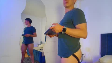 _andrewfalcon2 online show from November 24, 8:19 pm