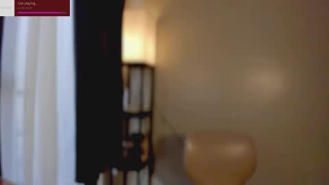 Snapshot of _ann1e_ chatting on February 22, 4:02 am annie . online show from February 22, 4:02 am