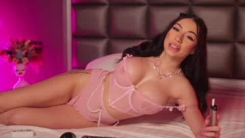 Snapshot of _anna_bloom chatting on February 4, 2:39 am Anna online show from February 4, 2:39 am