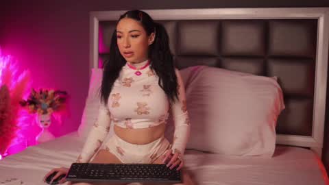 Snapshot of _anna_bloom chatting on February 9, 8:24 pm Anna online show from February 9, 8:24 pm