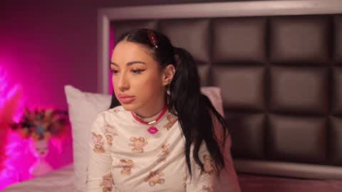 Snapshot of _anna_bloom chatting on February 10, 2:30 am Anna online show from February 10, 2:30 am