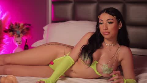 Snapshot of _anna_bloom chatting on February 11, 2:35 am Anna online show from February 11, 2:35 am