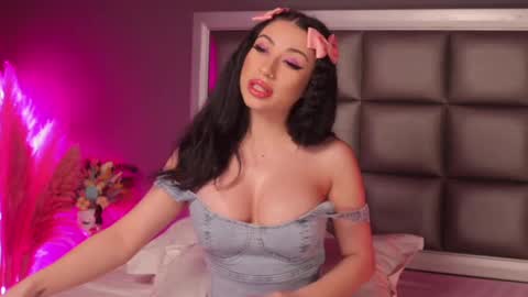 Snapshot of _anna_bloom chatting on February 20, 11:32 pm Anna online show from February 20, 11:32 pm