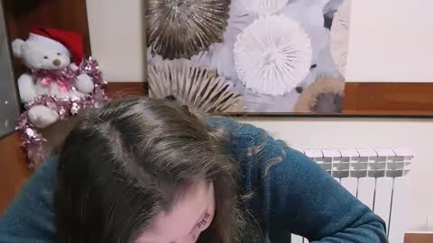 Anna online show from December 6, 8:59 am