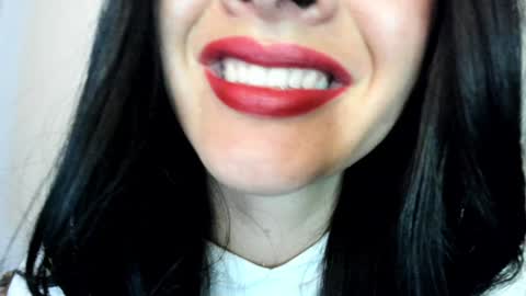 Snapshot of _antomouth_paradise chatting on December 4, 10:46 am antonia online show from December 4, 10:46 am