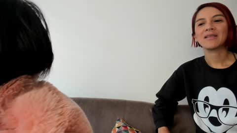 Snapshot of _antomouth_paradise chatting on December 17, 1:38 pm antonia online show from December 17, 1:38 pm