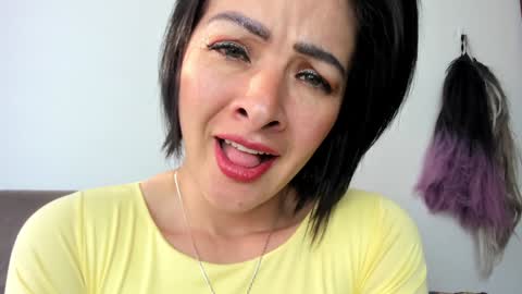 Snapshot of _antomouth_paradise chatting on December 31, 9:17 pm antonia online show from December 31, 9:17 pm