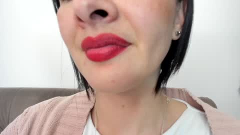 Snapshot of _antomouth_paradise chatting on January 15, 10:57 pm antonia online show from January 15, 10:57 pm