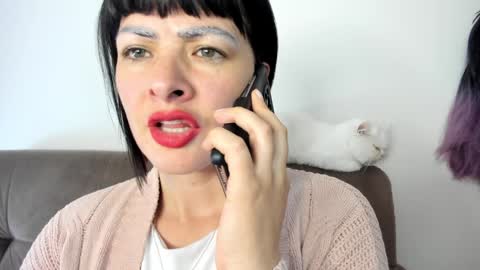 Snapshot of _antomouth_paradise chatting on January 16, 1:36 pm antonia online show from January 16, 1:36 pm