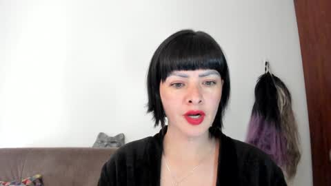 Snapshot of _antomouth_paradise chatting on January 19, 7:47 pm antonia online show from January 19, 7:47 pm