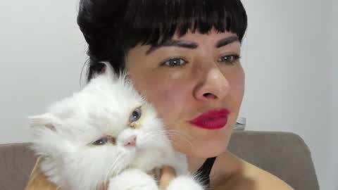 Snapshot of _antomouth_paradise chatting on February 5, 11:06 pm antonia online show from February 5, 11:06 pm