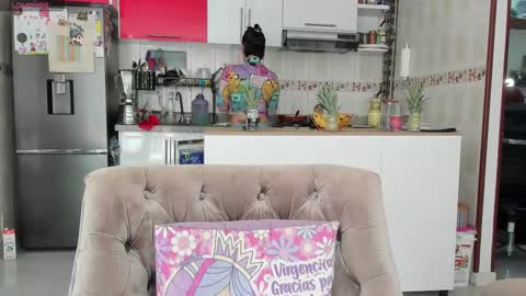 Snapshot of _antomouth_paradise chatting on February 28, 5:04 pm antonia online show from February 28, 5:04 pm