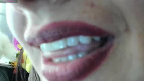 Snapshot of _antomouth_paradise chatting on March 5, 6:34 pm antonia online show from March 5, 6:34 pm