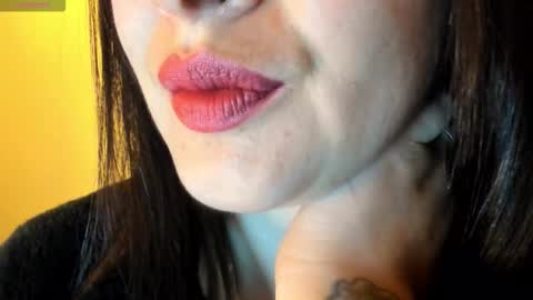 Snapshot of _antomouth_paradise chatting on October 25, 10:23 am antonia online show from October 25, 10:23 am