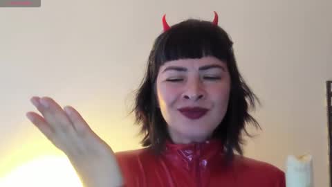 Snapshot of _antomouth_paradise chatting on November 15, 8:05 pm antonia online show from November 15, 8:05 pm