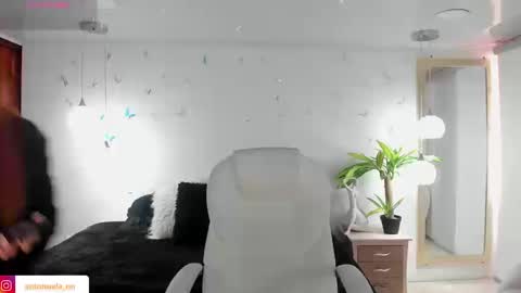 antonnela online show from March 17, 2:42 pm